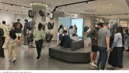 实探北京上海始祖鸟门店,店员称门店生意未受“烟花秀”影响