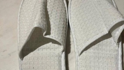 常州一万豪酒店被曝拖鞋系回收后重复使用,卫监所介入调查