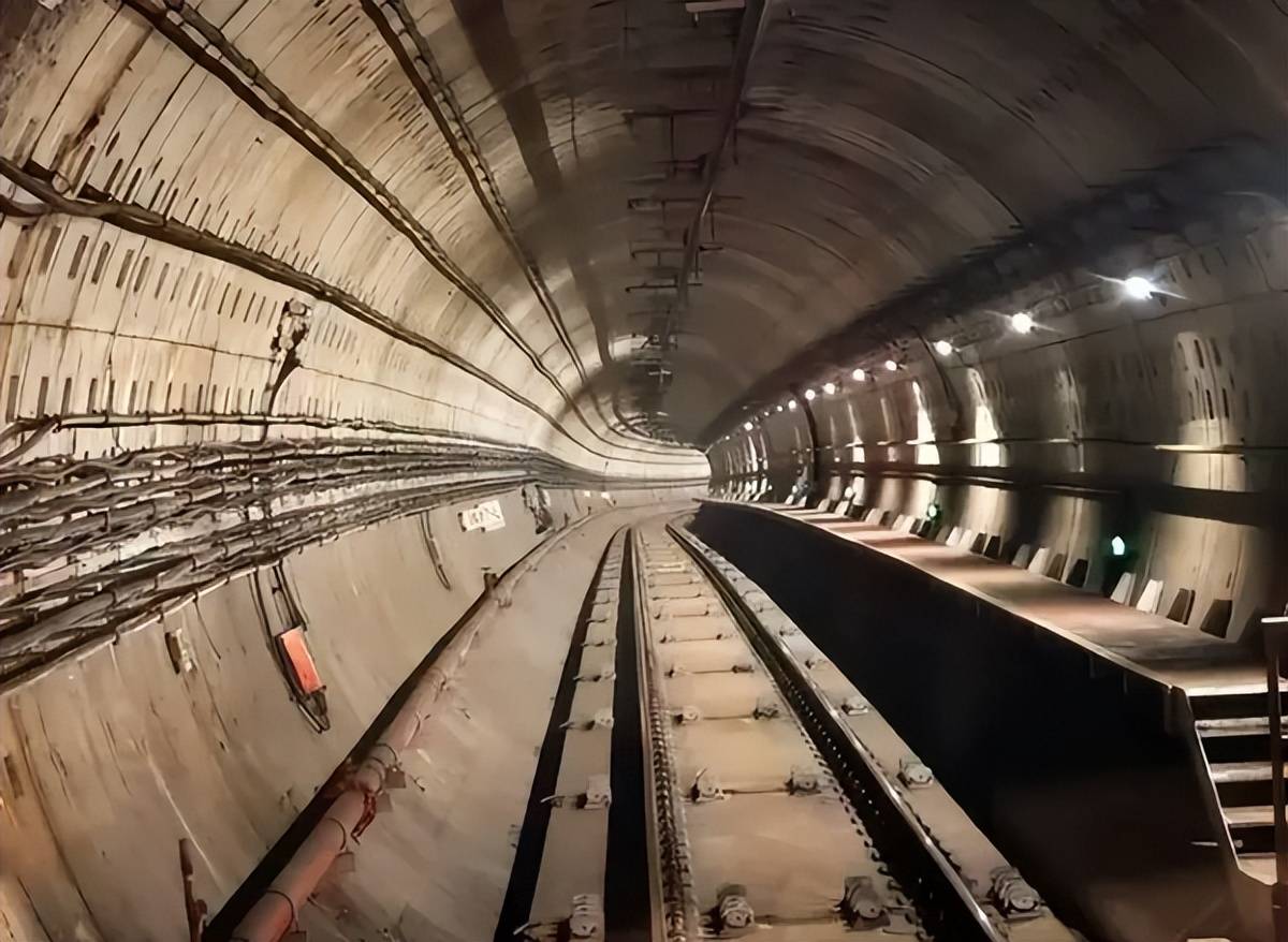 地铁隧道挖那么深，为何却不见泥土运出来？挖出来的土怎么处理？